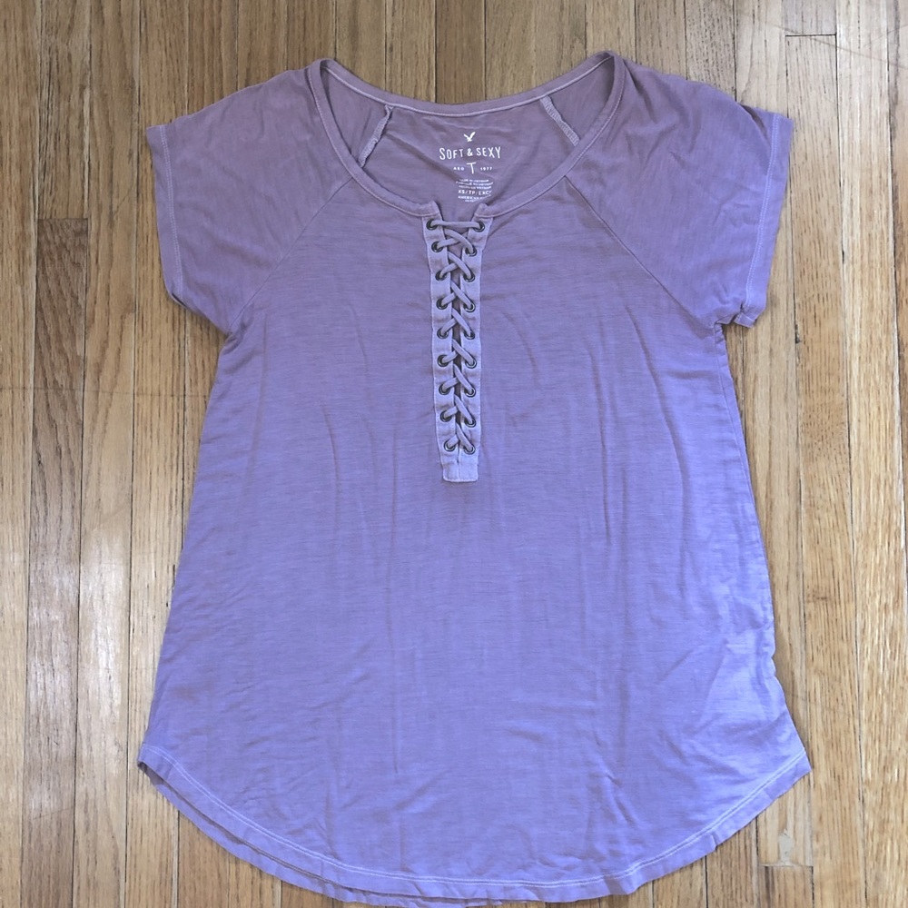 American Eagle size XS pink lace front t shirt
